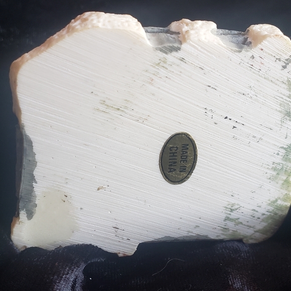 Brinn's 1992 "A Merry Farewell" Christmas Figurine - Picture 5 of 8